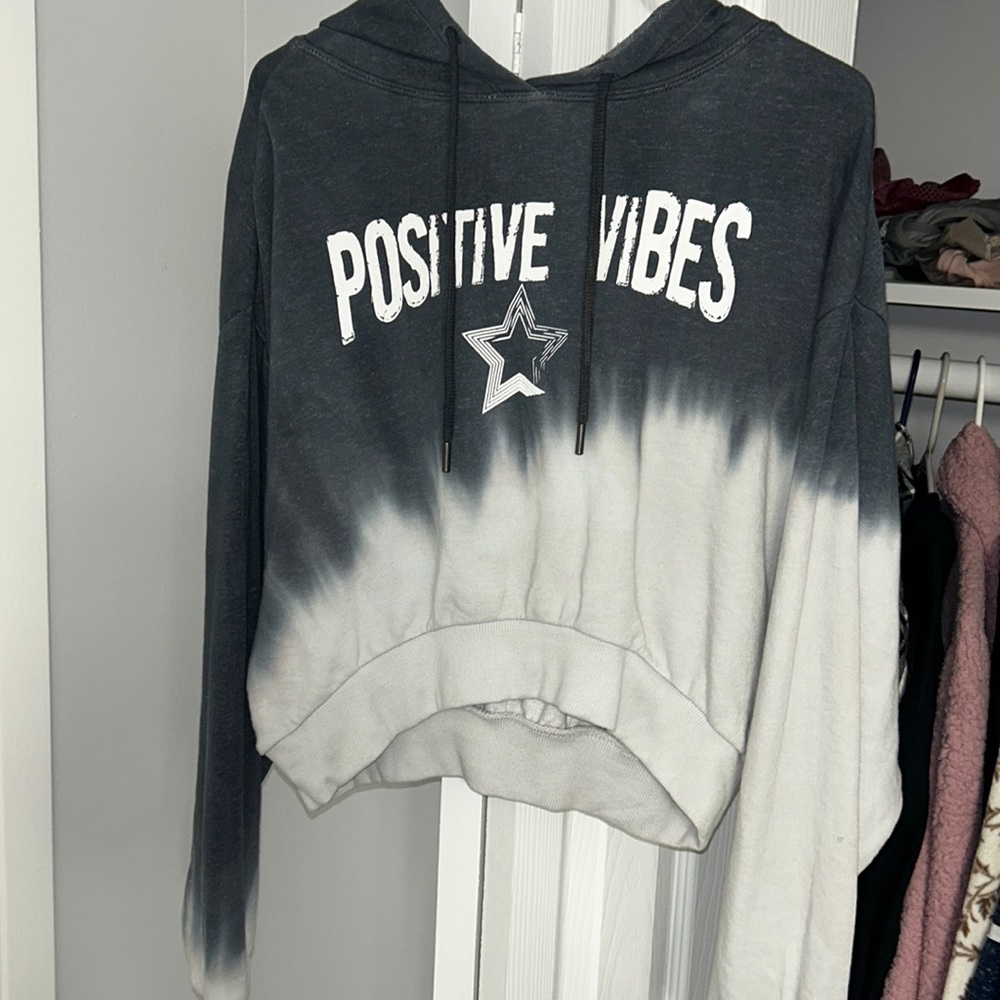 Long sleeve crop top
